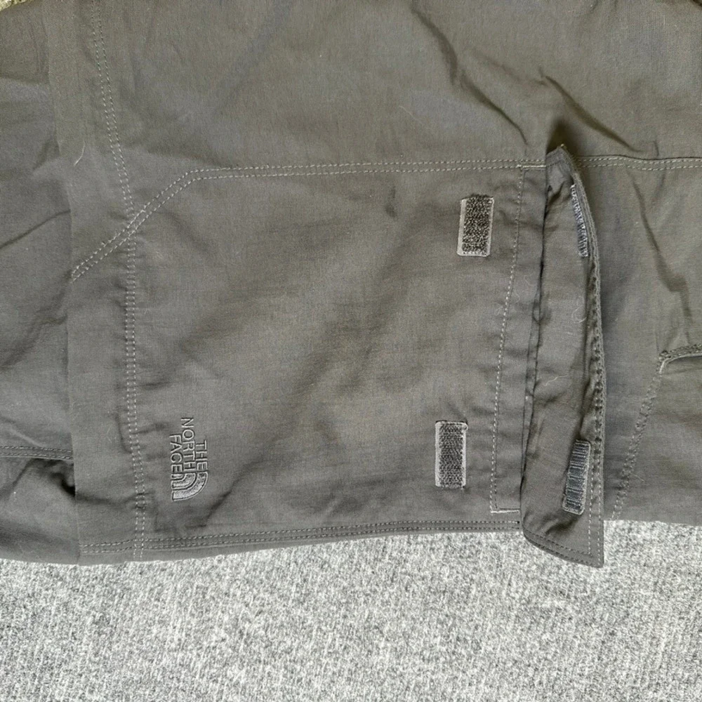The North Face Mens Class V Belted Shorts Asphalt Grey Nylon Hiking Medium